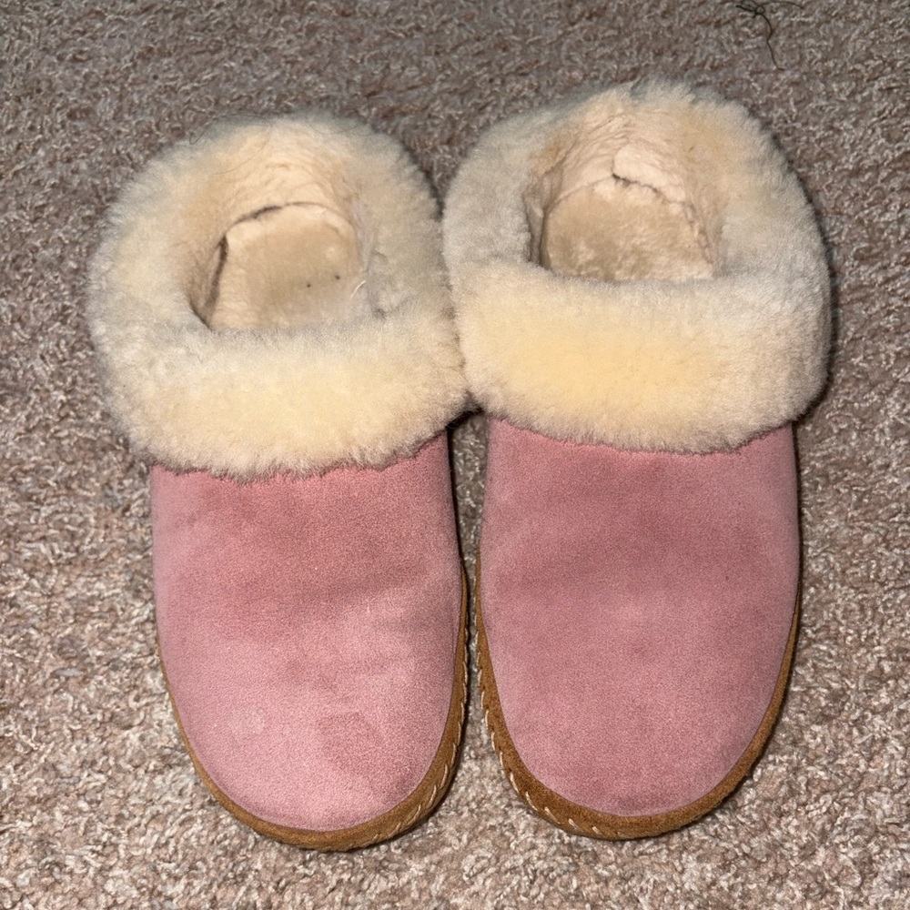 LL bean Cozy Pink Suede Women's Slippers